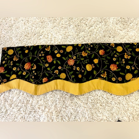 Custom Made Waverly Floral Material Window Valance Scolloped Edge - Picture 1 of 7